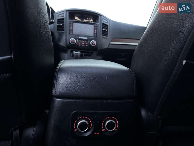 Внедорожник / Кроссовер Mitsubishi Pajero Wagon 2010 в Сарнах