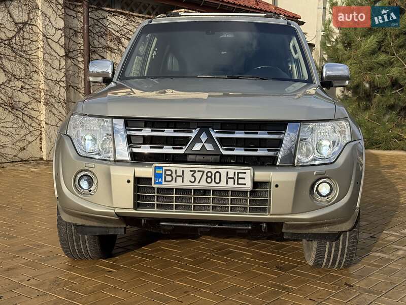 Позашляховик / Кросовер Mitsubishi Pajero Wagon 2013 в Одесі