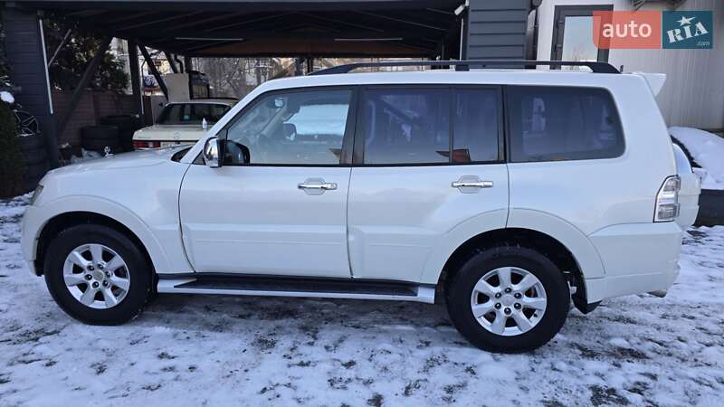 Внедорожник / Кроссовер Mitsubishi Pajero Wagon 2013 в Львове