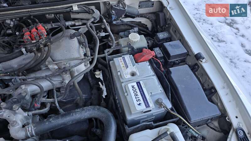 Внедорожник / Кроссовер Mitsubishi Pajero Wagon 2013 в Львове