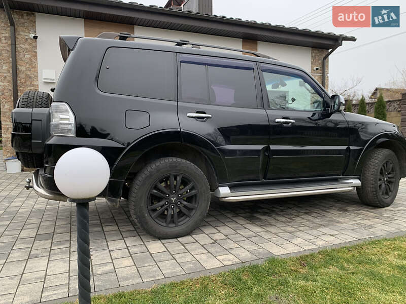 Позашляховик / Кросовер Mitsubishi Pajero Wagon 2013 в Рівному