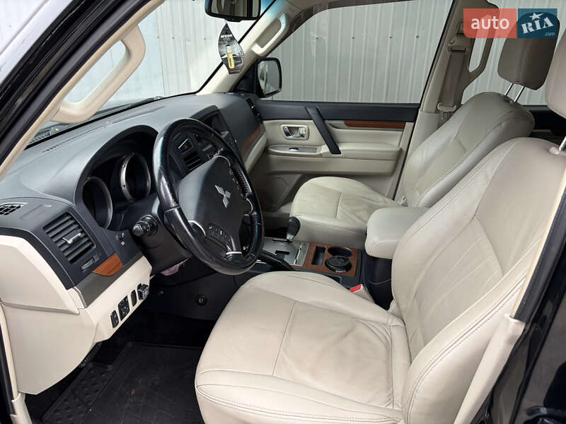 Позашляховик / Кросовер Mitsubishi Pajero Wagon 2007 в Харкові фото 7 Позашляховик / Кросовер Mitsubishi Pajero Wagon 2007 в Харкові