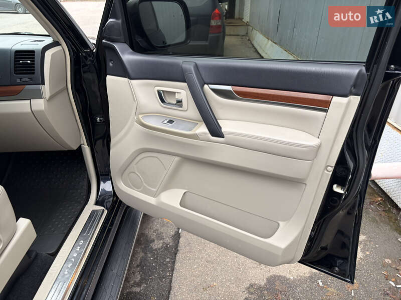 Позашляховик / Кросовер Mitsubishi Pajero Wagon 2007 в Харкові фото 17 Позашляховик / Кросовер Mitsubishi Pajero Wagon 2007 в Харкові