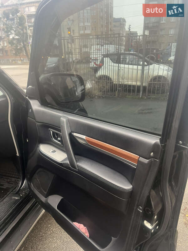 Внедорожник / Кроссовер Mitsubishi Pajero Wagon 2008 в Киеве фото 14 Внедорожник / Кроссовер Mitsubishi Pajero Wagon 2008 в Киеве