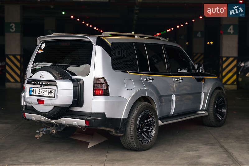 Позашляховик / Кросовер Mitsubishi Pajero Wagon 2007 в Києві