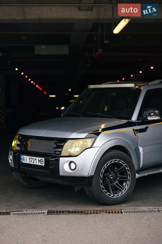 Позашляховик / Кросовер Mitsubishi Pajero Wagon 2007 в Києві