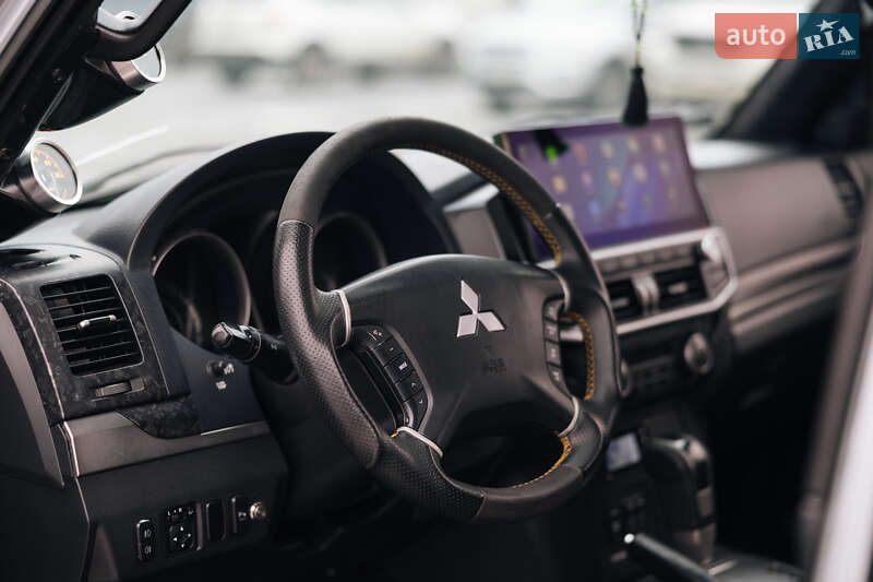 Позашляховик / Кросовер Mitsubishi Pajero Wagon 2007 в Києві