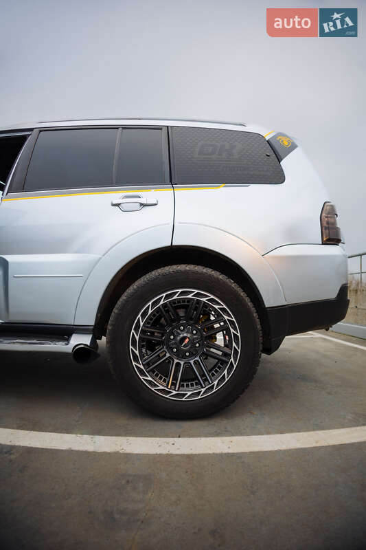 Позашляховик / Кросовер Mitsubishi Pajero Wagon 2007 в Києві