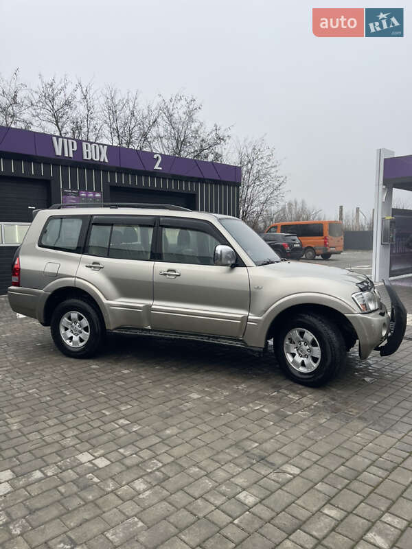 Позашляховик / Кросовер Mitsubishi Pajero Wagon 2005 в Рівному