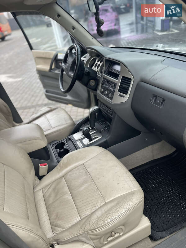 Позашляховик / Кросовер Mitsubishi Pajero Wagon 2005 в Рівному