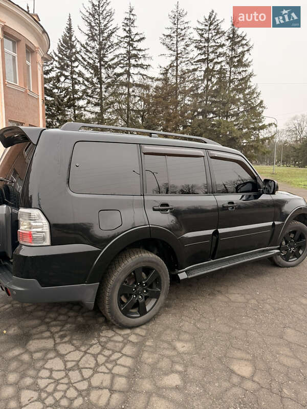 Позашляховик / Кросовер Mitsubishi Pajero Wagon 2008 в Кривому Розі