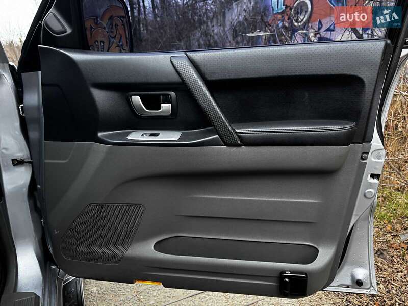 Внедорожник / Кроссовер Mitsubishi Pajero Wagon 2006 в Киеве фото 37 Внедорожник / Кроссовер Mitsubishi Pajero Wagon 2006 в Киеве