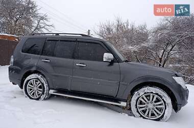 Внедорожник / Кроссовер Mitsubishi Pajero Wagon 2013 в Харькове