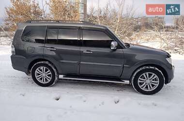 Внедорожник / Кроссовер Mitsubishi Pajero Wagon 2013 в Харькове