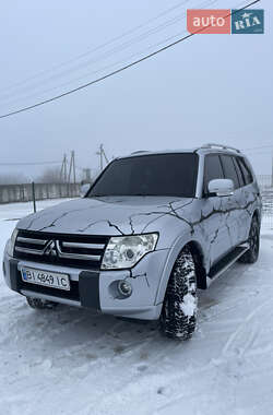 Позашляховик / Кросовер Mitsubishi Pajero Wagon 2007 в Глобиному