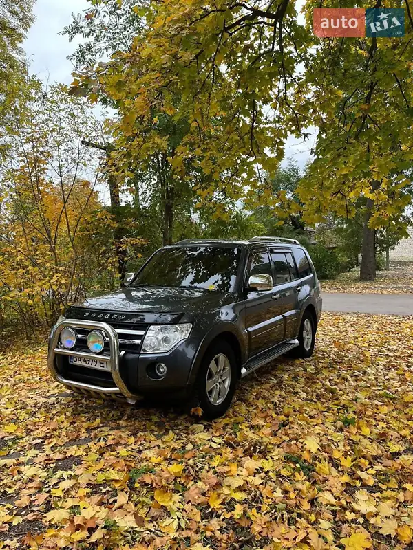 Mitsubishi Pajero Wagon 2007 VIN JMYLYV97W7J719670 фото оголошення 2 з 43
