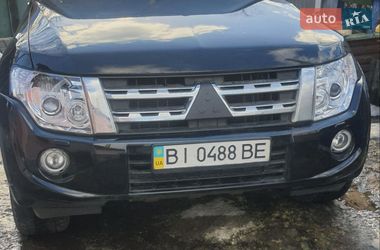 Внедорожник / Кроссовер Mitsubishi Pajero Wagon 2015 в Киеве