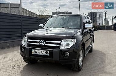 Внедорожник / Кроссовер Mitsubishi Pajero Wagon 2007 в Киеве