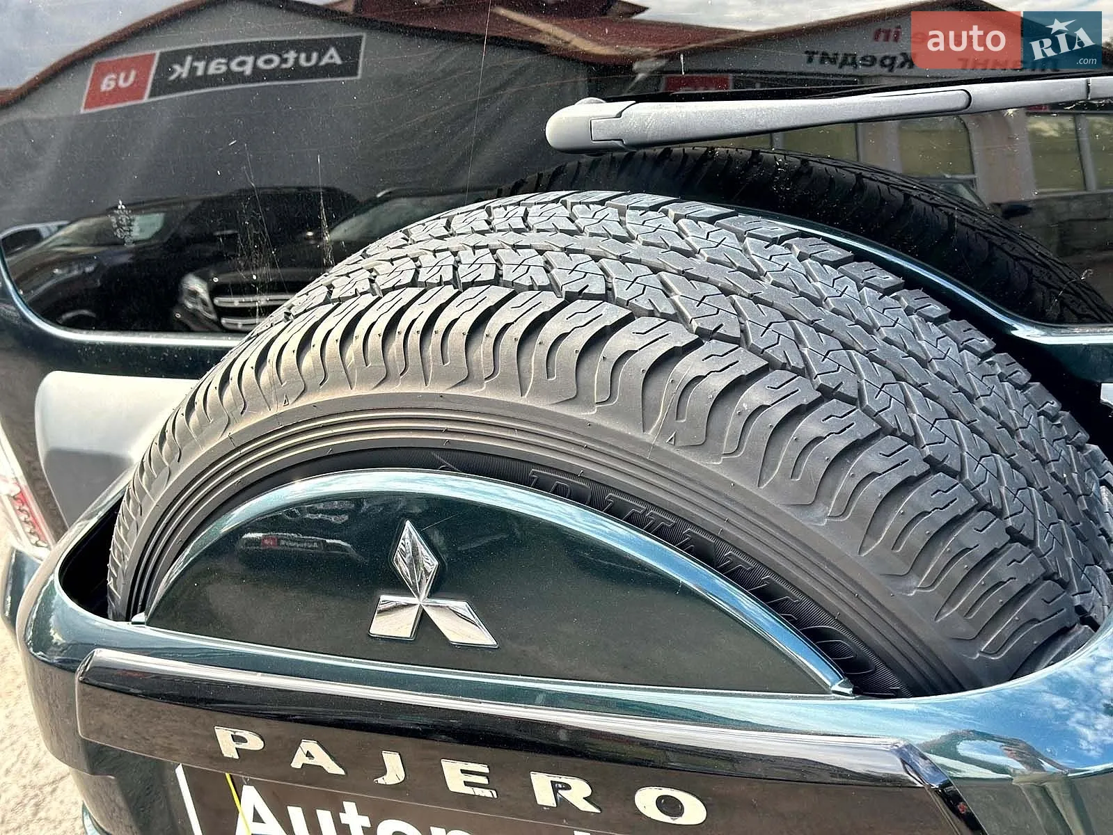 2014 Mitsubishi Pajero - мініатюра 14