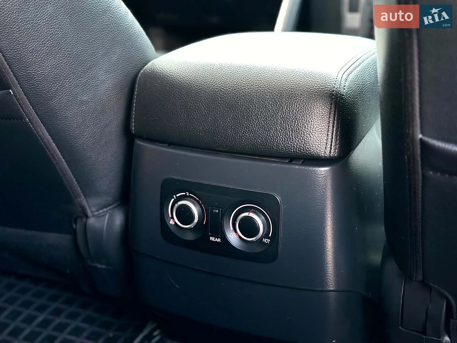 2014 Mitsubishi Pajero - мініатюра 24