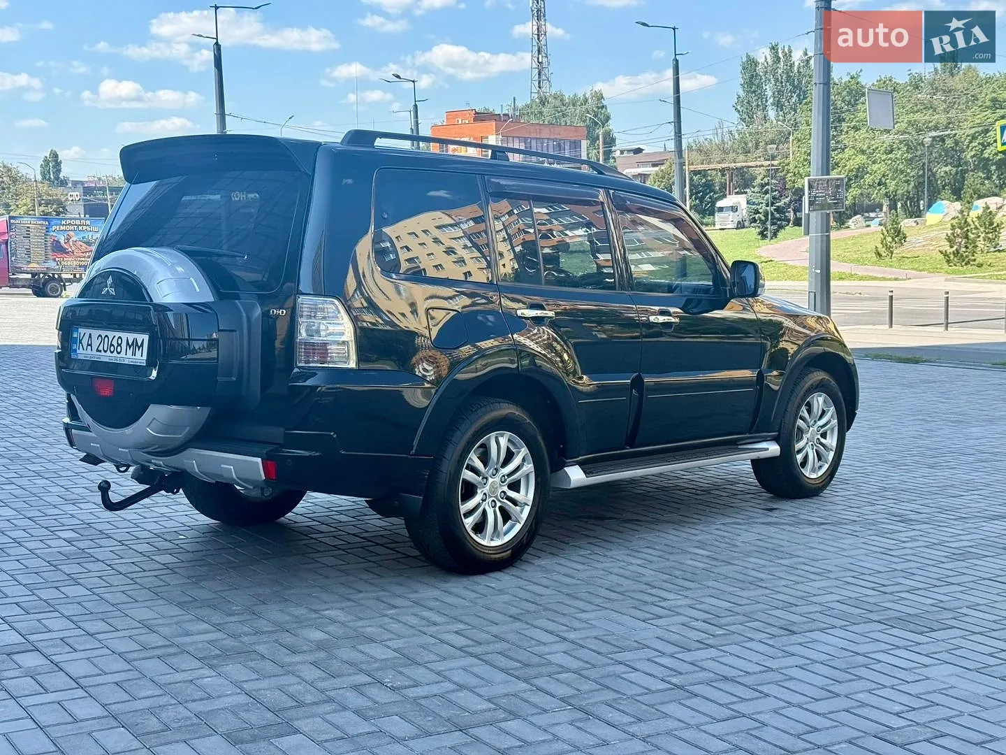 2015 Mitsubishi Pajero - мініатюра 12