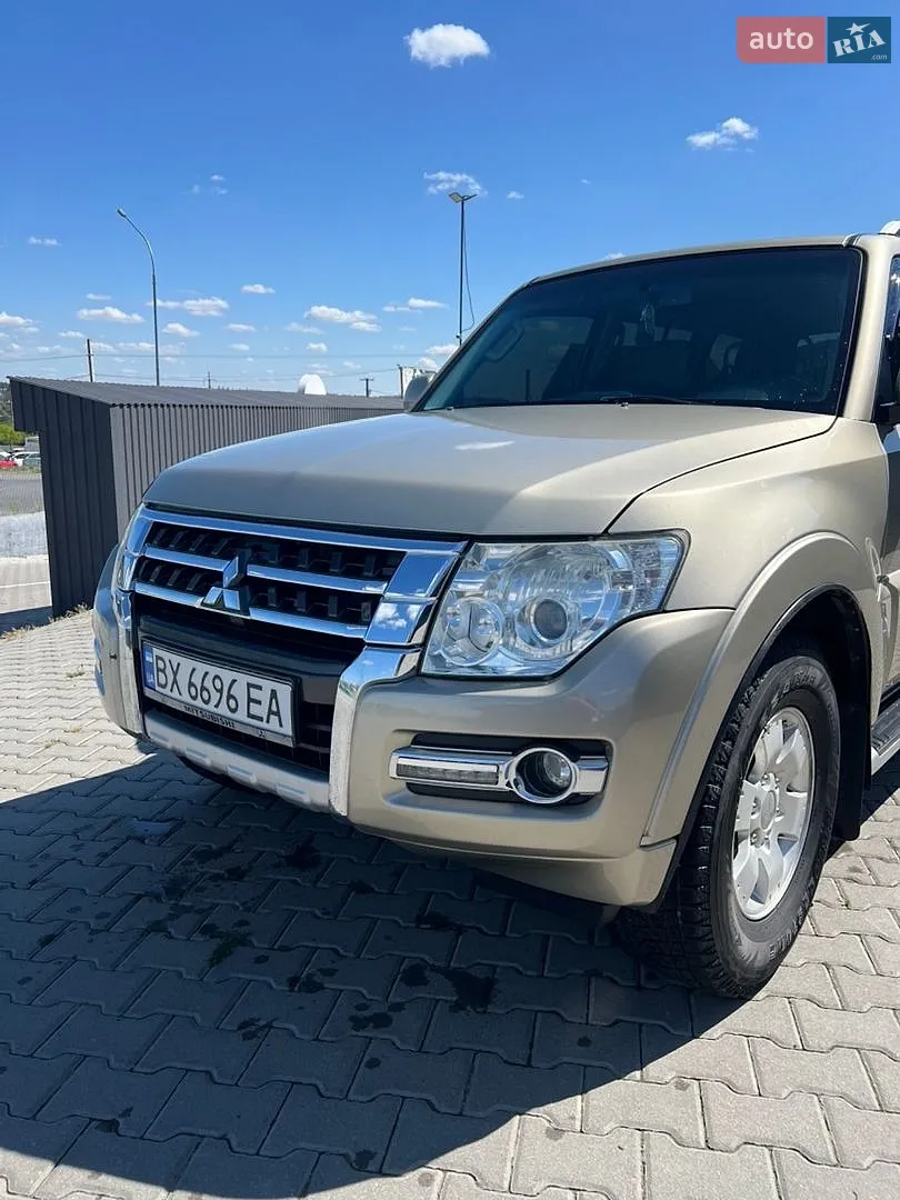 2017 Mitsubishi Pajero - мініатюра 3