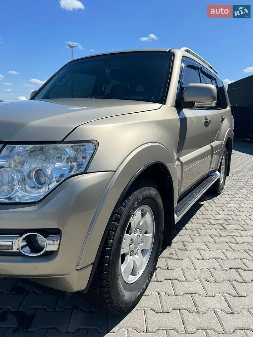 2017 Mitsubishi Pajero - мініатюра 4