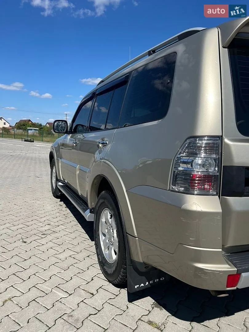 2017 Mitsubishi Pajero - мініатюра 13