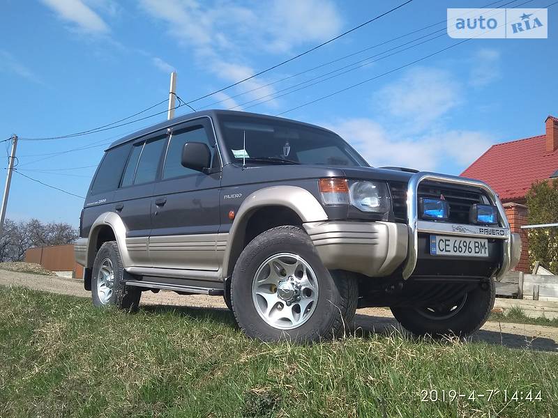 Позашляховик / Кросовер Mitsubishi Pajero 1998 в Чернівцях