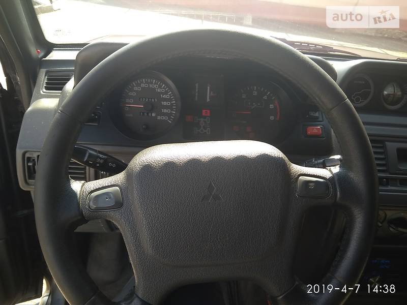Позашляховик / Кросовер Mitsubishi Pajero 1998 в Чернівцях