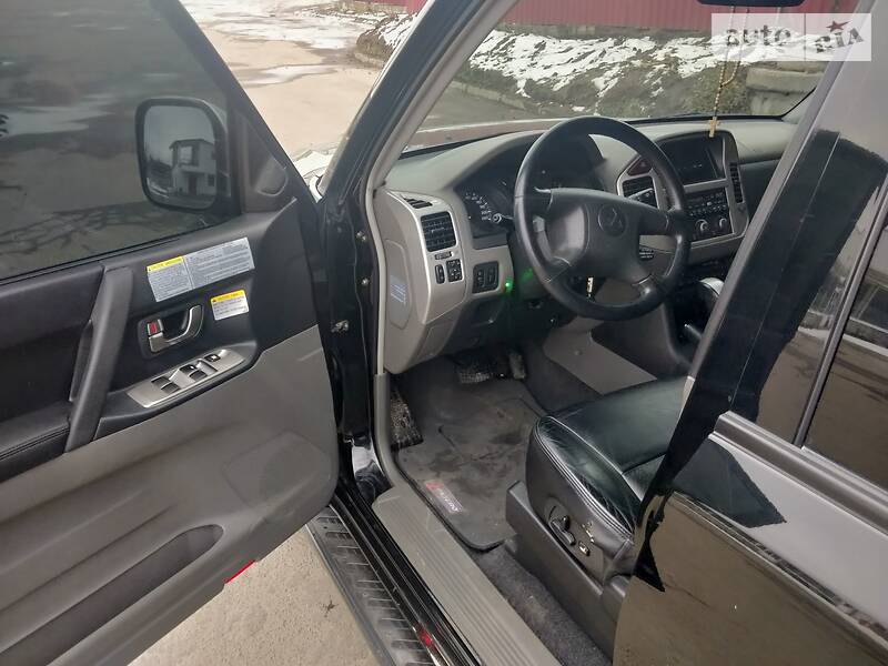 Позашляховик / Кросовер Mitsubishi Pajero 2004 в Львові