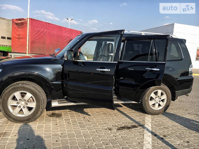 Позашляховик / Кросовер Mitsubishi Pajero 2007 в Львові
