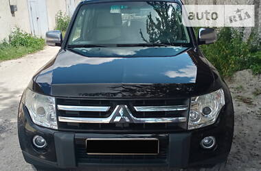 Позашляховик / Кросовер Mitsubishi Pajero 2009 в 