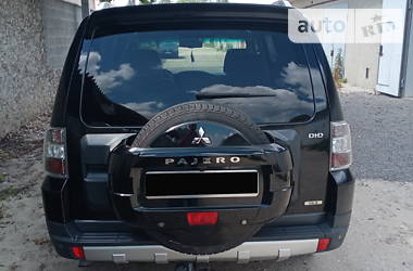 Позашляховик / Кросовер Mitsubishi Pajero 2009 в 