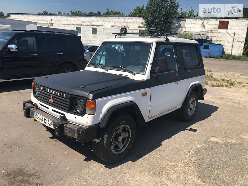 Mitsubishi pajero 1985