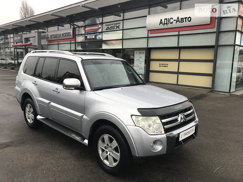 Внедорожник / Кроссовер Mitsubishi Pajero 2009 в Одессе