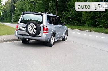 Внедорожник / Кроссовер Mitsubishi Pajero 2004 в Трускавце