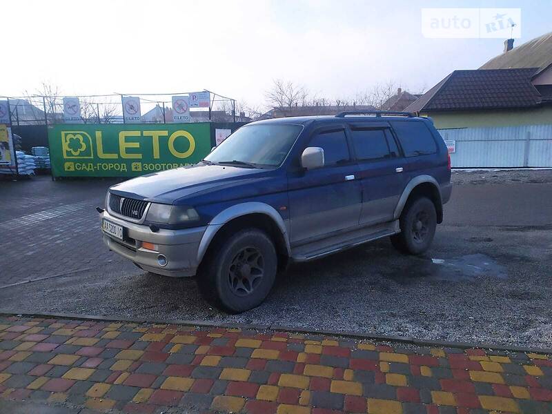 Внедорожник / Кроссовер Mitsubishi Pajero 1999 в Киеве