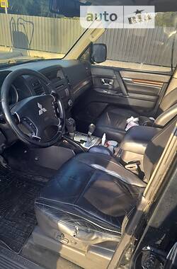 Внедорожник / Кроссовер Mitsubishi Pajero 2008 в 