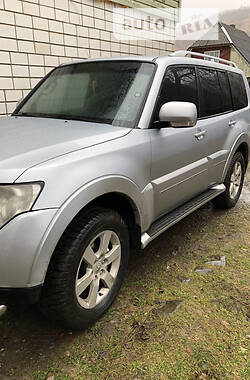 Внедорожник / Кроссовер Mitsubishi Pajero 2006 в Межгорье