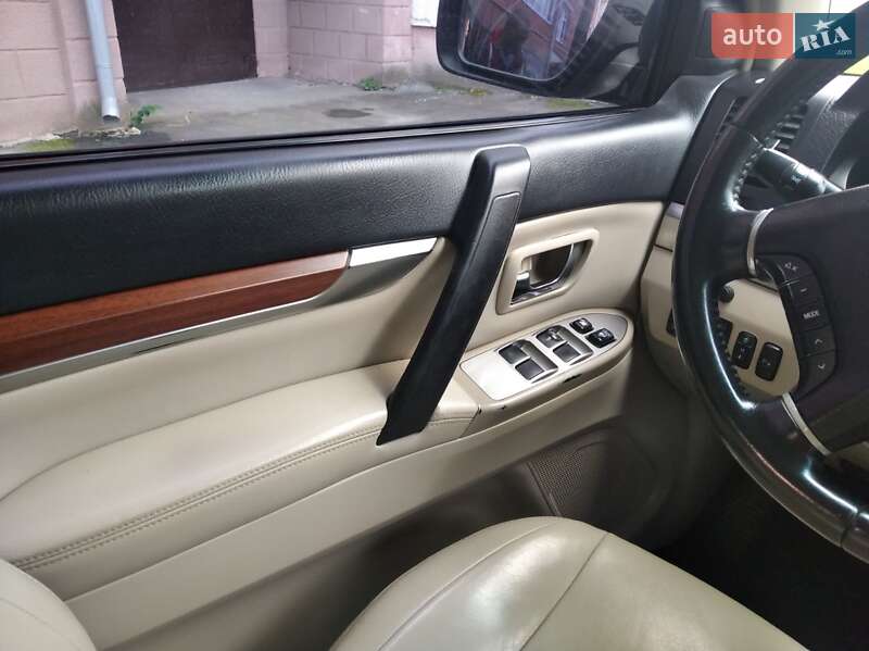 Внедорожник / Кроссовер Mitsubishi Pajero 2007 в Чорткове