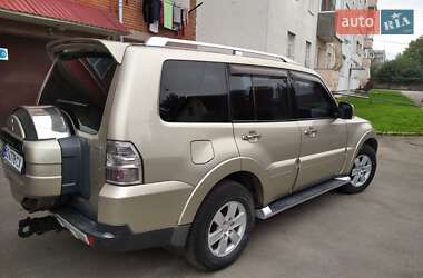 Внедорожник / Кроссовер Mitsubishi Pajero 2007 в Чорткове