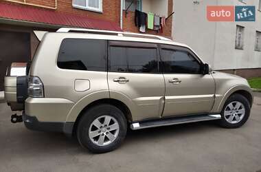 Внедорожник / Кроссовер Mitsubishi Pajero 2007 в Чорткове