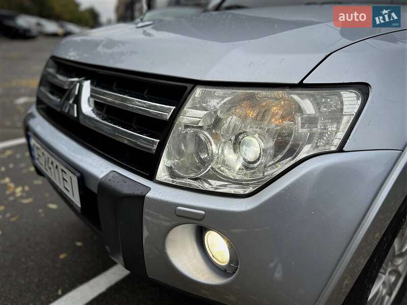 Позашляховик / Кросовер Mitsubishi Pajero 2008 в Києві