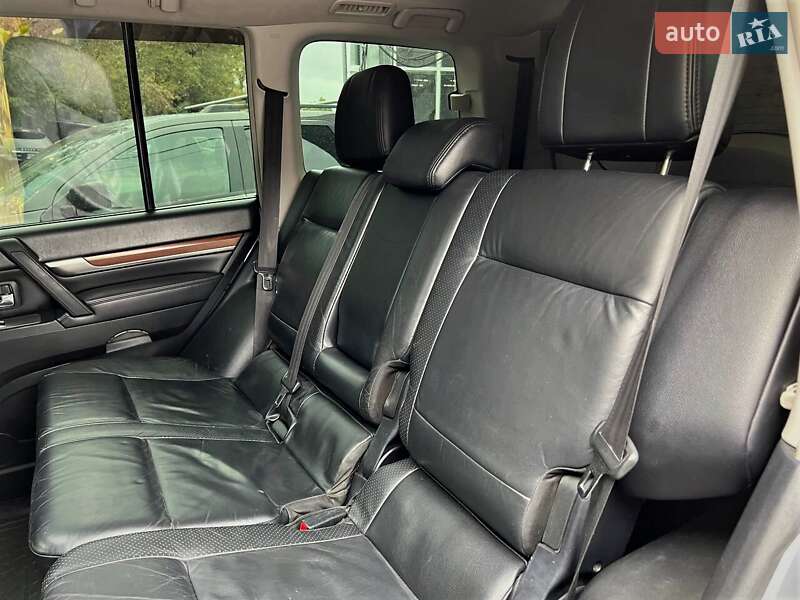 Позашляховик / Кросовер Mitsubishi Pajero 2008 в Києві