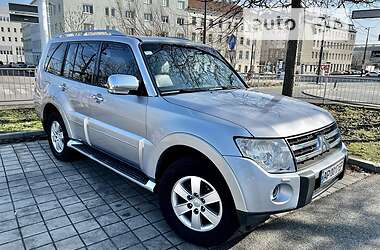 Позашляховик / Кросовер Mitsubishi Pajero 2007 в Запоріжжі