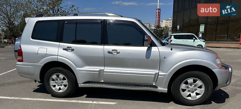 Внедорожник / Кроссовер Mitsubishi Pajero 2003 в Одессе