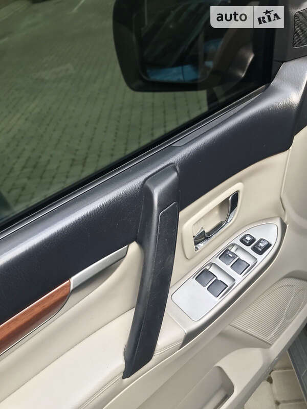 Mitsubishi Pajero 2006