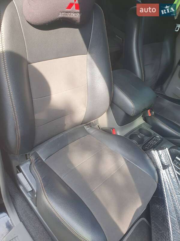 Внедорожник / Кроссовер Mitsubishi Pajero 2005 в Львове