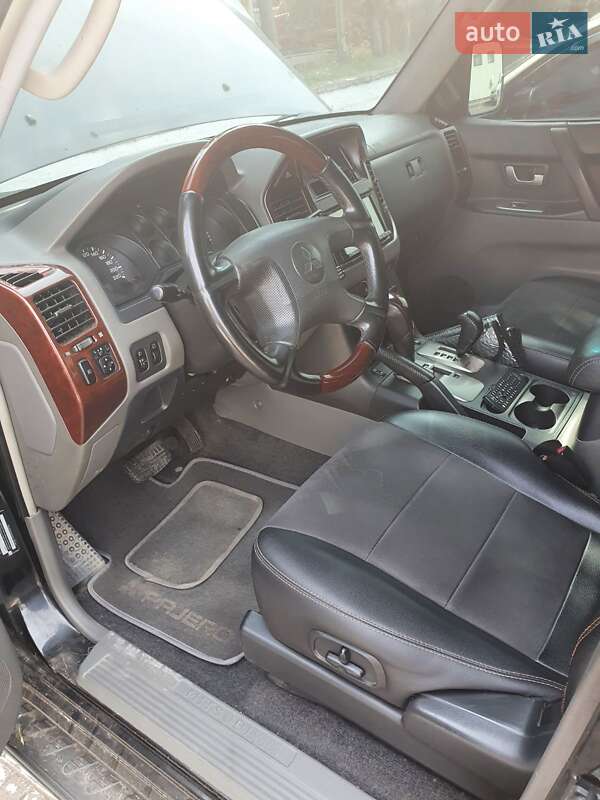 Внедорожник / Кроссовер Mitsubishi Pajero 2005 в Львове